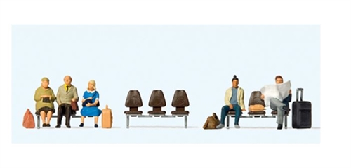 Preiser 10660 Travelers, waiting, five figures plus chairs and luggage, H0