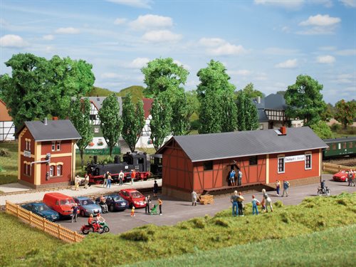 Auhagen 11435 Steinbach railway station with water house, H0