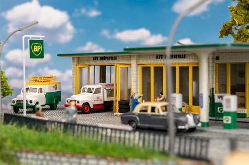 Faller 130592 Large BP petrol station ep III, H0