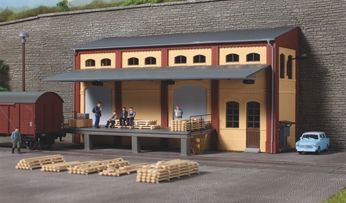 Auhagen 11436 Warehouse, half relief, H0