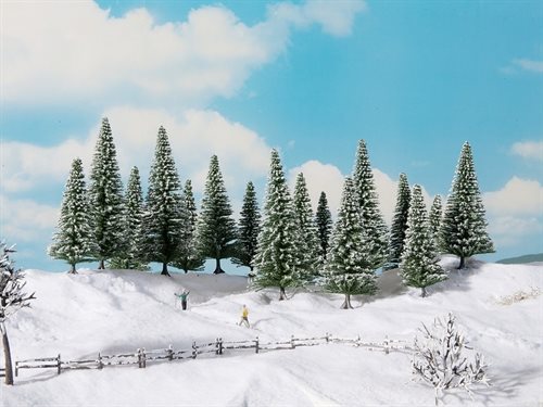 Noch 24680 Grantræer med sne, 8 stk, 10-14 cm, H0/TT NYHED 2019