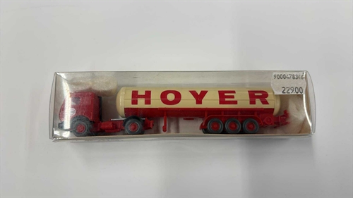 Wiking 26786 Mercedes truck with Hoyer Tank trailer, H0