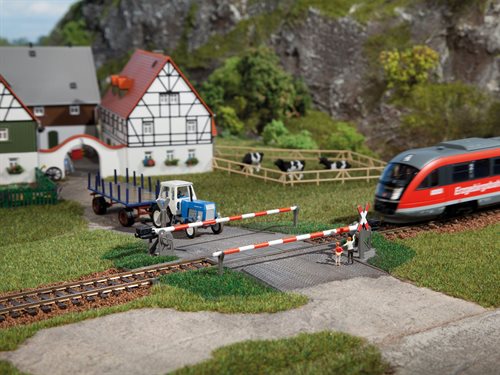 Auhagen 41582 Guarded railway crossing, H0
