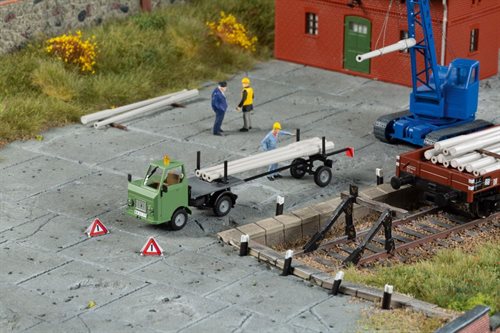 Auhagen 41677 Multicar M22 with trailer, H0