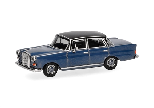 Herpa 430739-004 Mercedes-Benz 200 tail fin, blue/black, H0