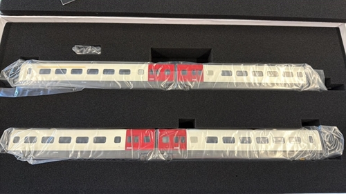 McK 4906dcs DSB ER 2037 Light blue with green door markings
