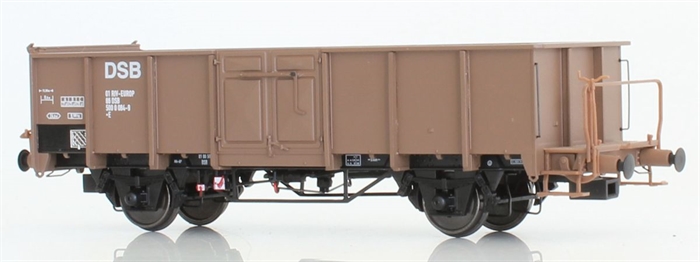 Dekas 873079 01 RIV-EUROP 86 DSB 500 0 084-9. Likely one of the few flat wagons painted in RAL 8025, and a typical Era IV/V feature, c. 1977–82.
