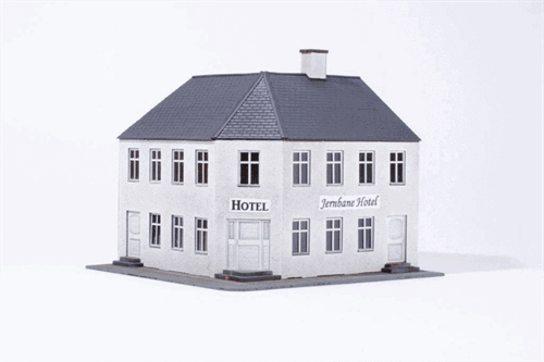 Hobbytrade 87202 Hjørnehus med hotel, H0 NYHED 2019