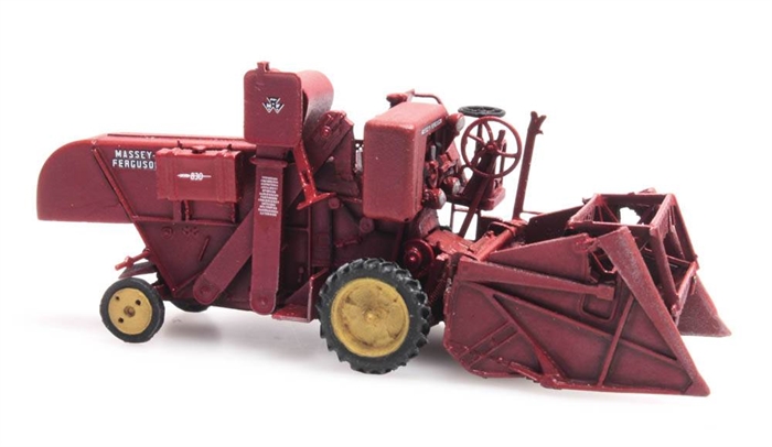 Artitec 387.337 Combine MF 830, finished model H0