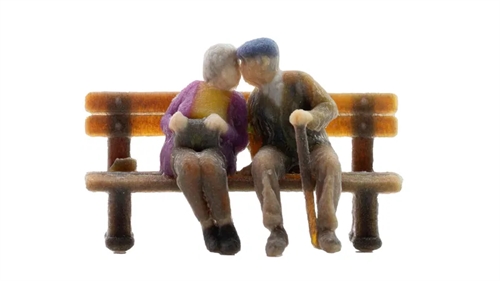 Noch 10435 Seniors on a bench H0