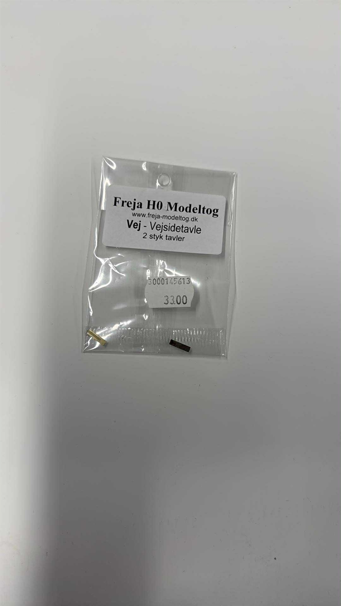 Freja Modeltog 010 DSB - skilte, ætset, 3 stk. pr. sæt. Skiltestørrelse 2 x 4,4 mm, H0